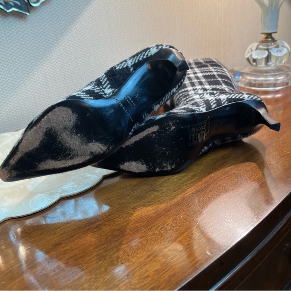 Burberry Womens Vintage High Boots Vintage Size 38 EUC Black and White - Picture 4 of 15